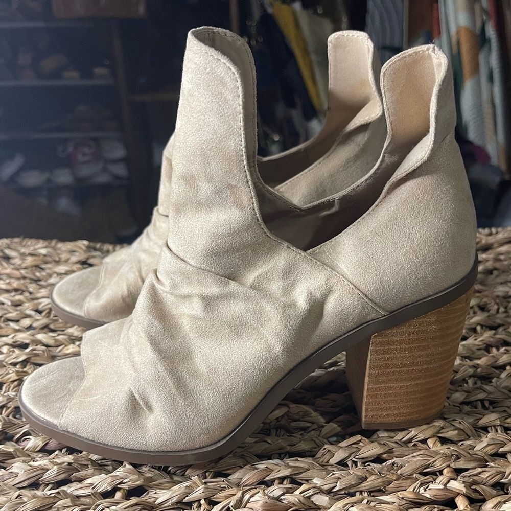 GC Shoes Susana Cream‎ Open Toe Booties Block Heel Size 9 Neutral